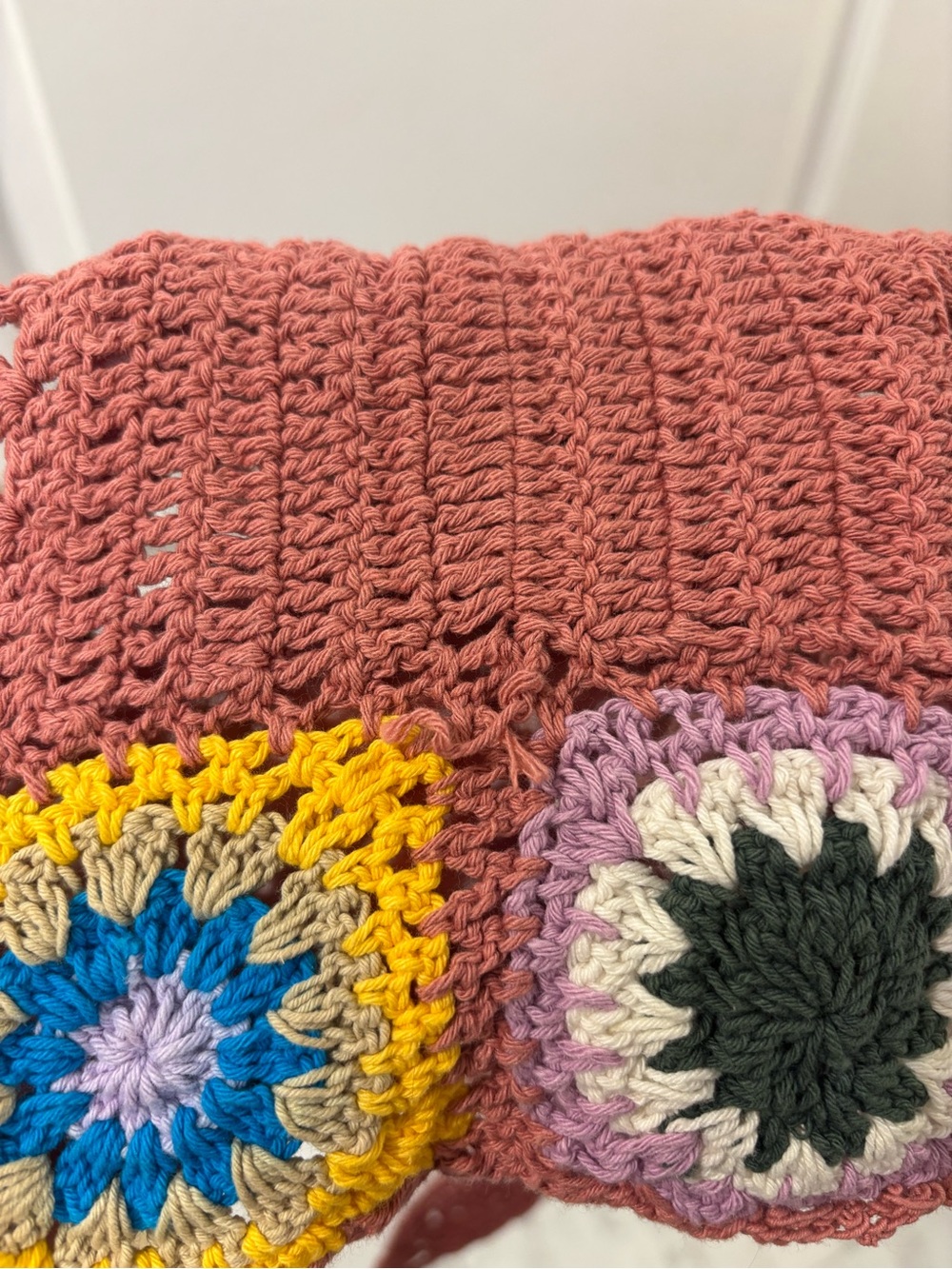 Boho Festival Crochet Granny Square Floral Cropped Halter Top Dusty Rose M - Picture 6 of 6